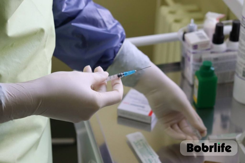 Массовая вакцинация против гриппа продлится до 1 декабря, но прививать будут и после