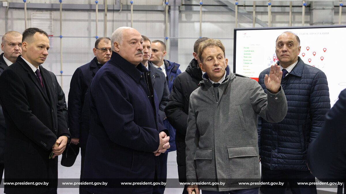 Александр Лукашенко 10 декабря с рабочей поездкой в Борисове