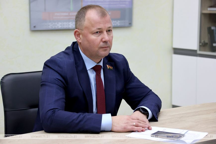 ЦИК принял документы для регистрации Хижняка кандидатом в Президенты Беларуси