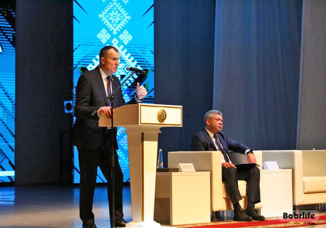 Надо нам, надо нашим детям, надо нашим внукам! В Бобруйске проходит встреча губернатора с активом города
