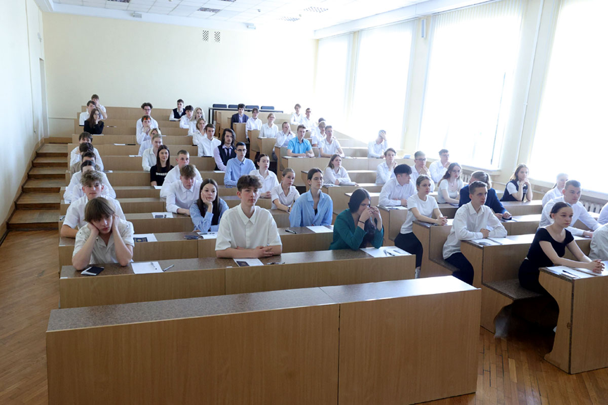 Репетиция централизованного экзамена проходит в Беларуси 8 февраля. Когда будут известны результаты?