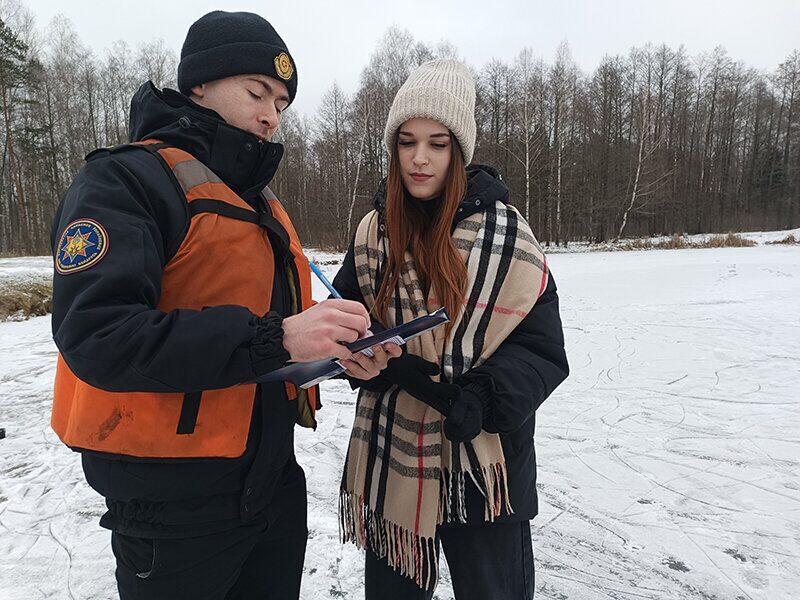 Спасатели напоминают – выход на лед опасен!