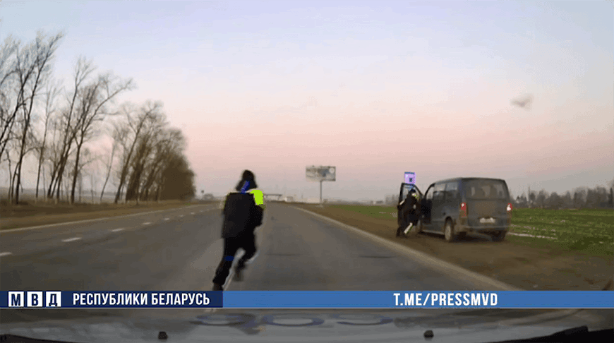 ГАИ со стрельбой задержала нетрезвого бесправника после ДТП в Чериковском районе