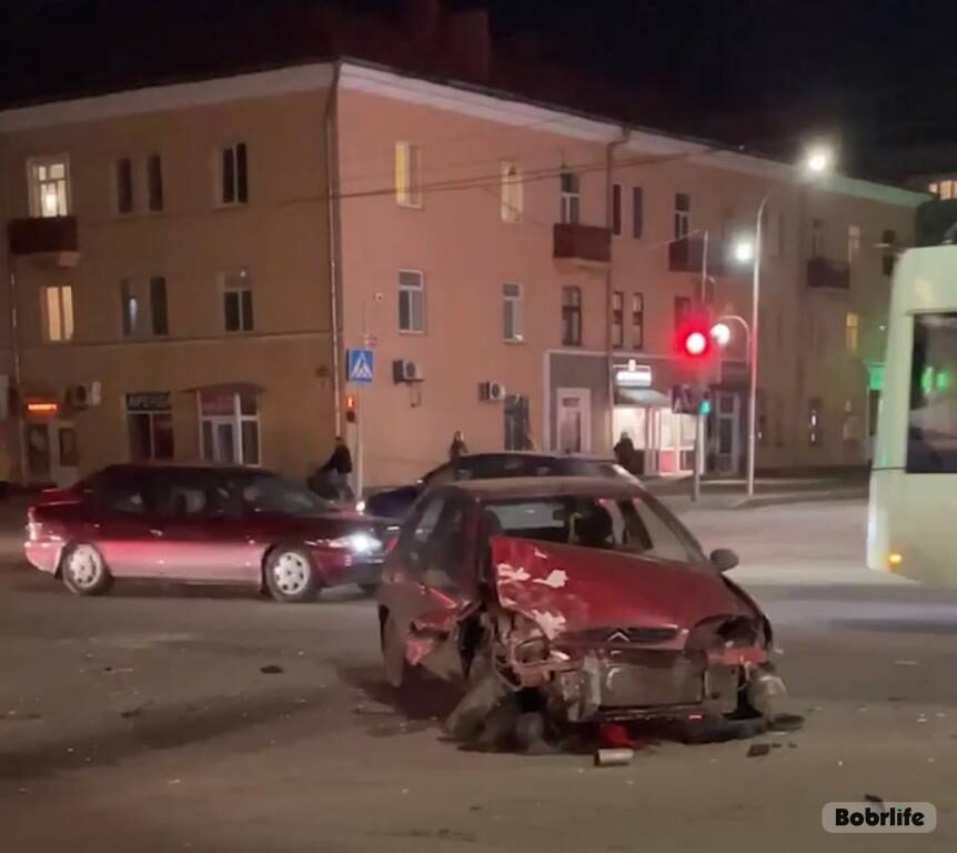 На ул. Минской произошла серьезная авария