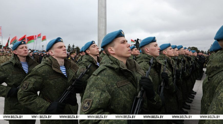 Белорусские военнослужащие принесли клятву на верность народу и Президенту