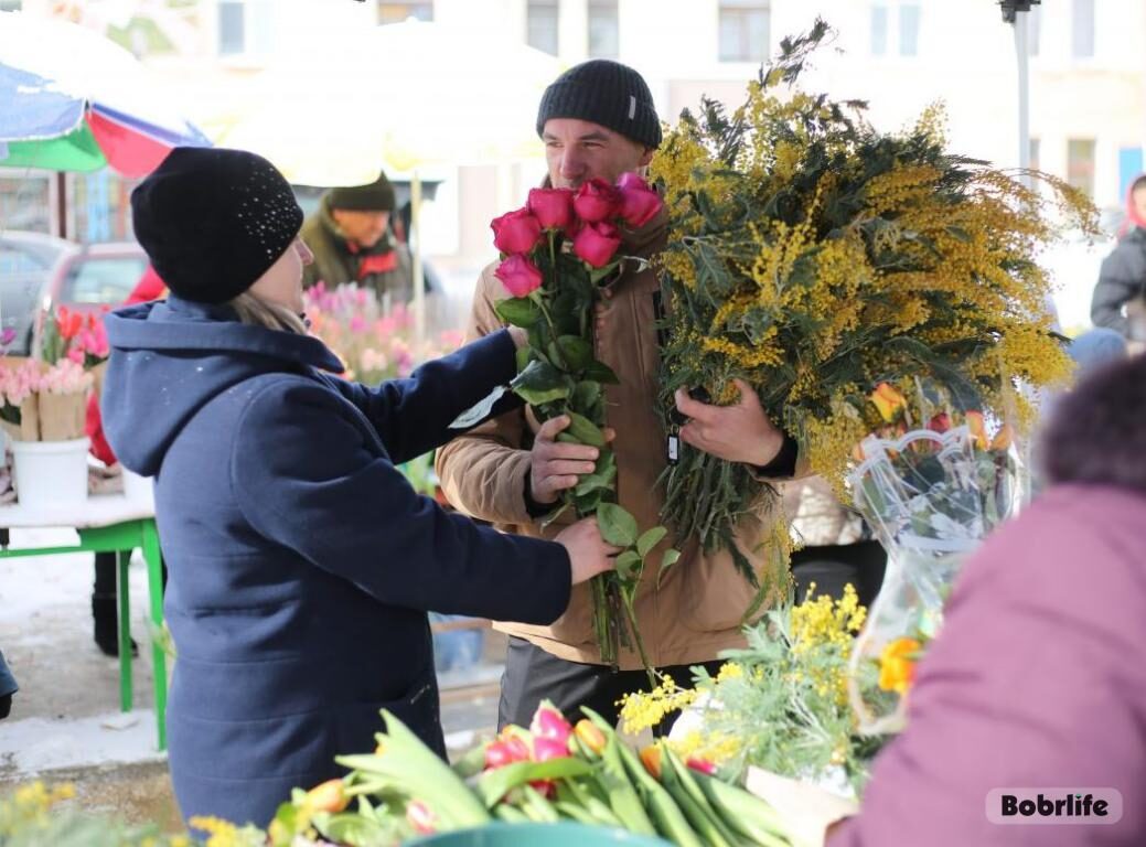 Чего хотят женщины на 8 Марта? Цветов! Цветов! Еще цветов!