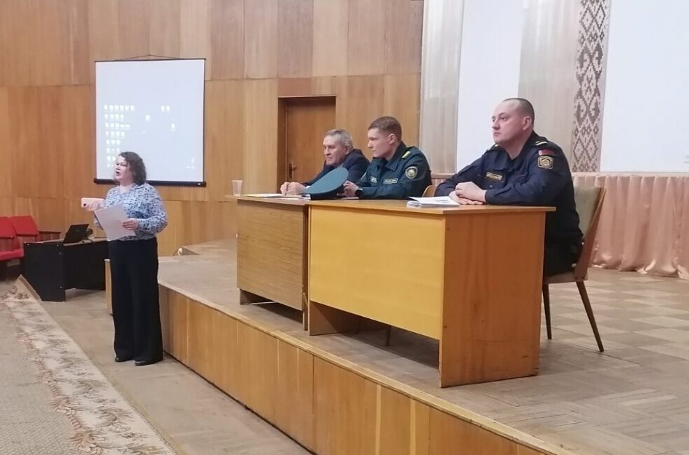 Тему семейного неблагополучия обсудили в Первомайском районе Бобруйска