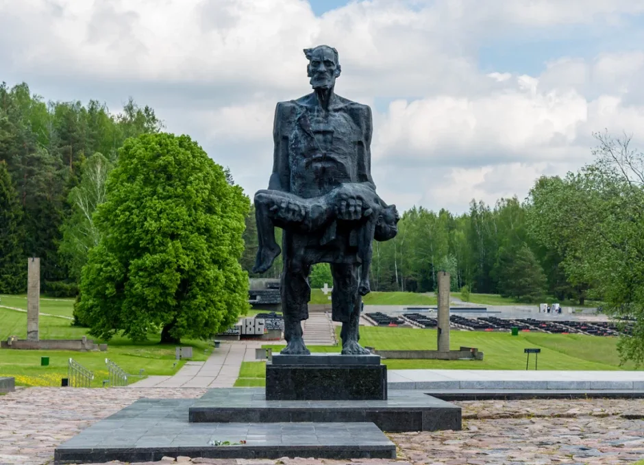 Скорбная дата: Хатынь и трагедия сотен сожженных деревень