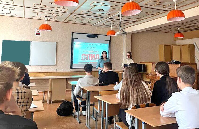 «СПИД – это не конец»: открытый диалог состоялся во Дворце искусств Бобруйска