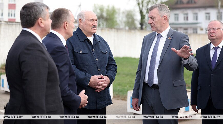 Лукашенко об агросервисе в Шклове: вся страна будет копировать этот опыт