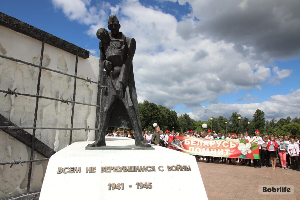 К 80-летию Великой Победы: посмотрите, как телеканал «Бобруйск 360» с помощью искусственного интеллекта оживил памятники города