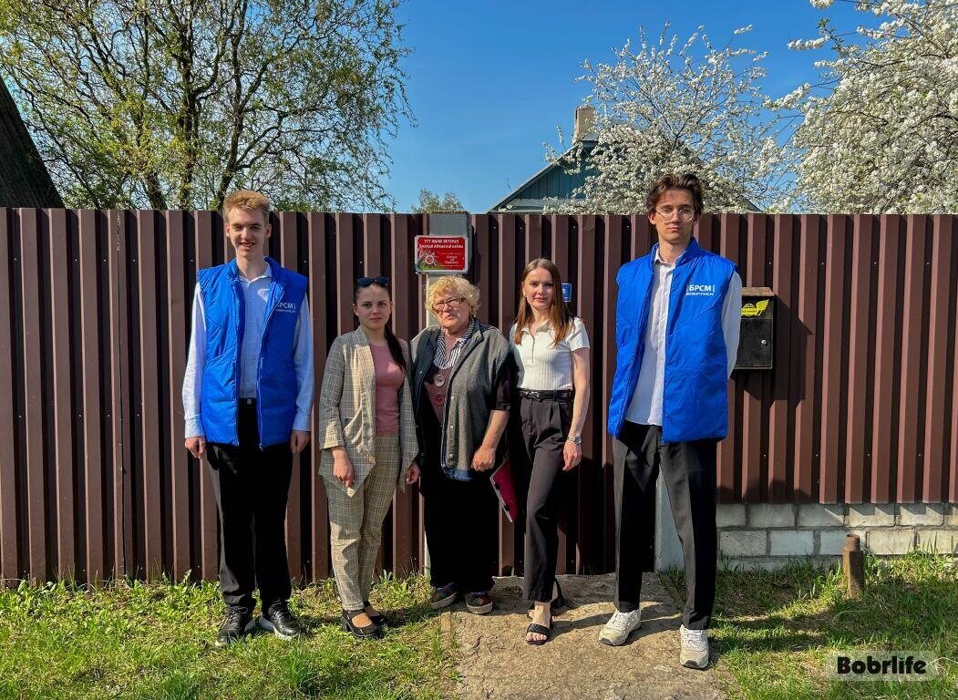 Обновленную табличку «Здесь живет ветеран» установили на доме Екатерины Богдан