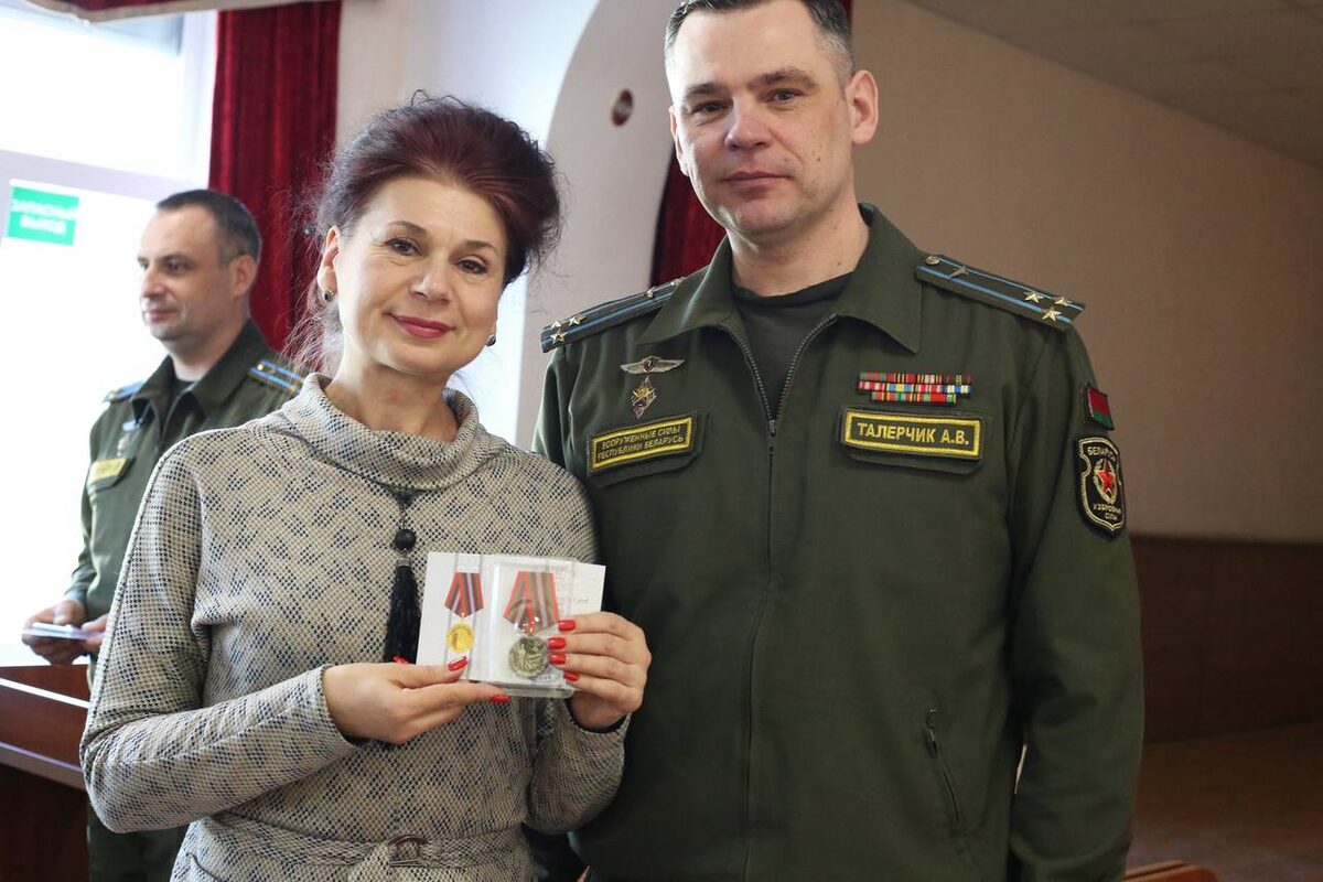 Командир 83-го полка поздравил гражданский персонал с юбилеем воинской части