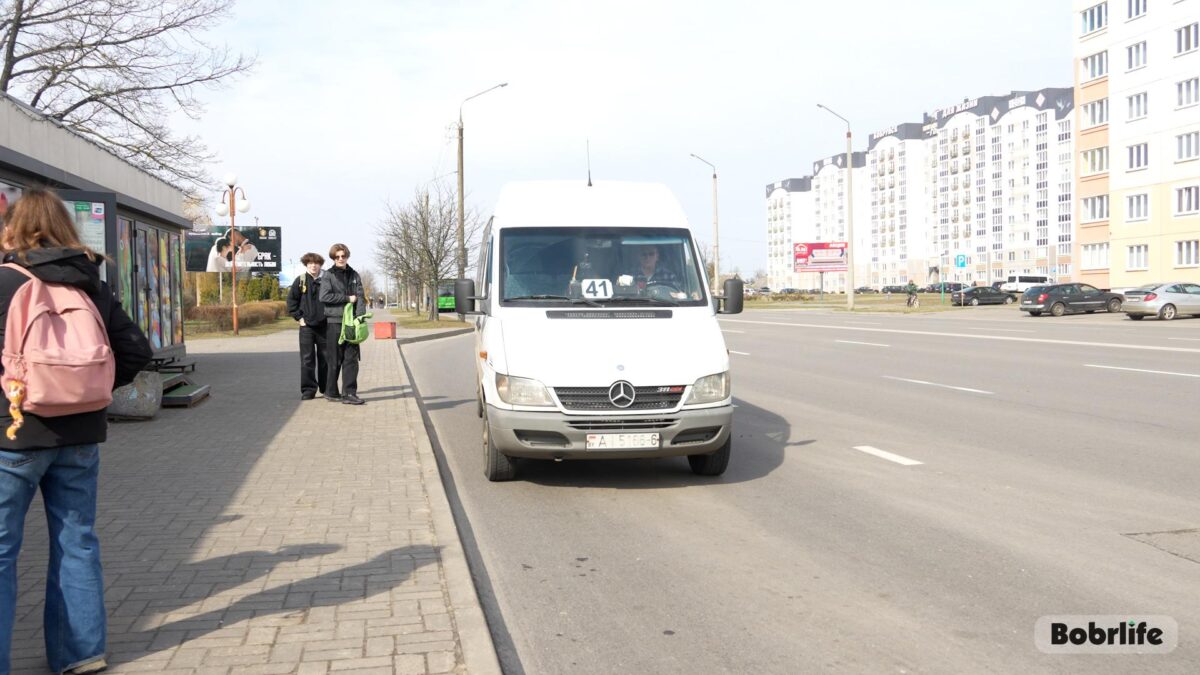 Без наличных. Жители Бобруйска смогут оплачивать проезд в городских маршрутках банковской картой. Расскажем, когда