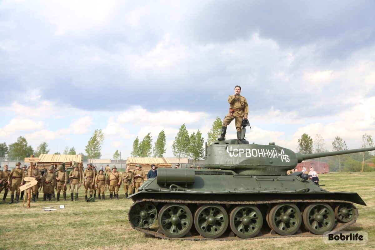 Масштабно и зрелищно. Эпизоды освобождения Бобруйска показали в военно-исторической реконструкции