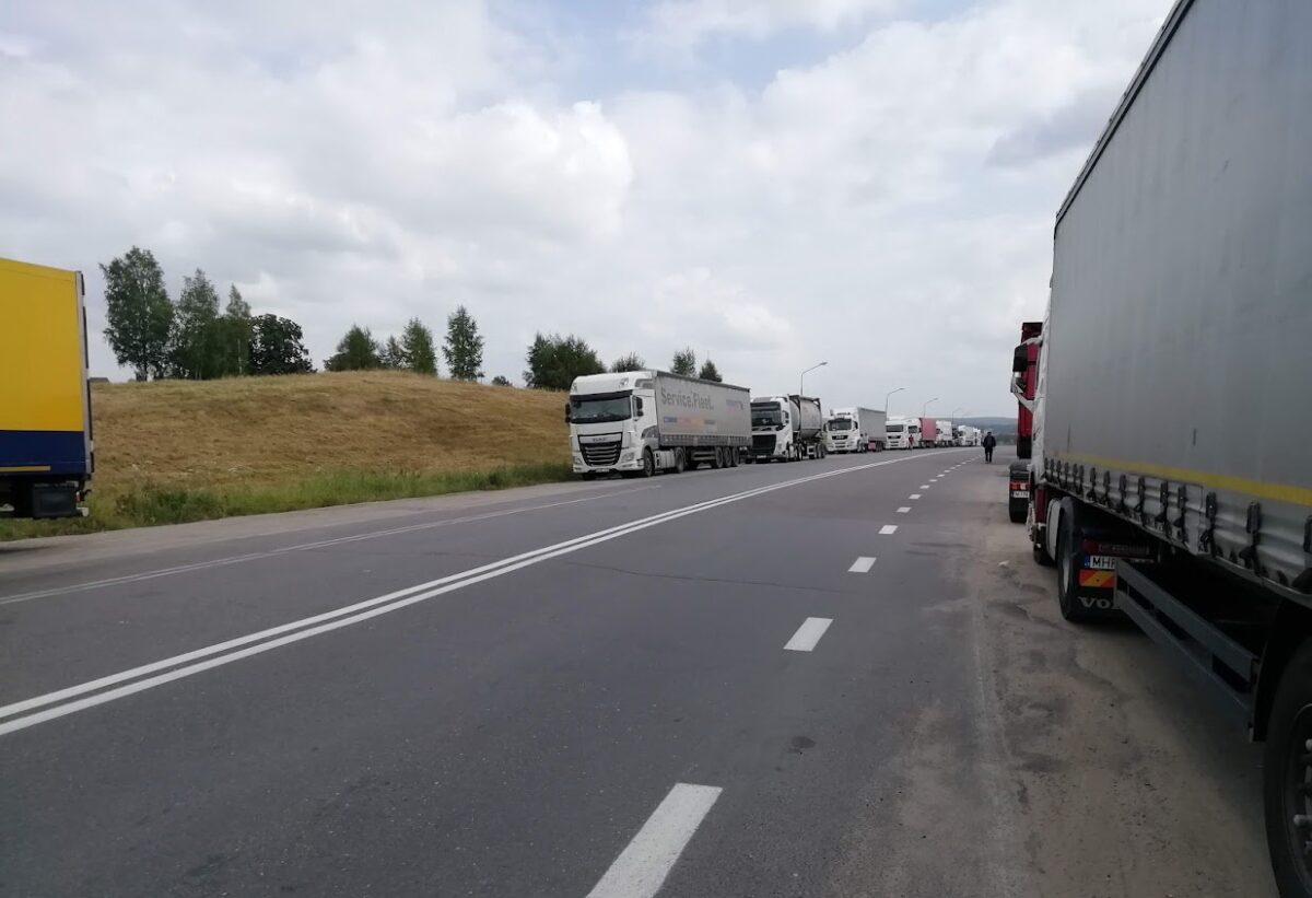 На дорогах Беларуси введут ограничения для грузовиков