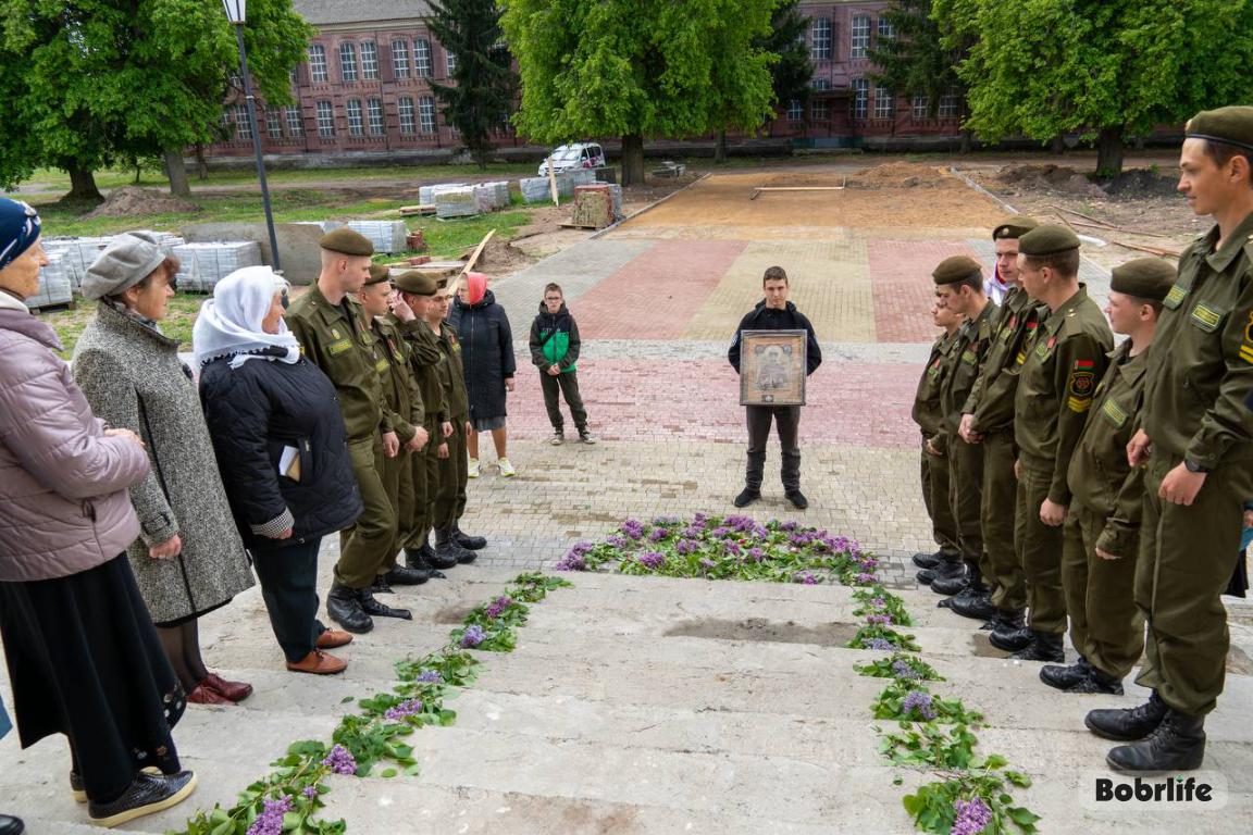 В Бобруйске прошел крестных ход с чудотворной мироточивой иконой святого страстотерпца Николая II