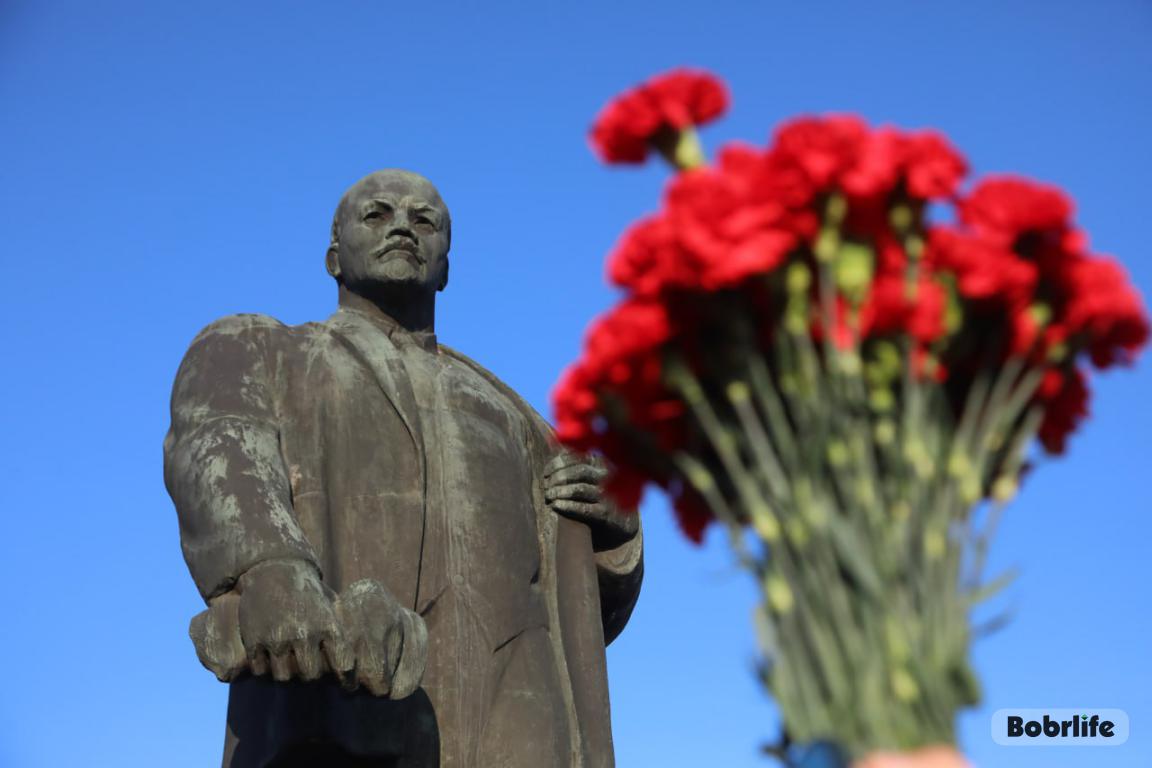 Памятник Ленину в Бобруйске: символ прошлого или объект критики?