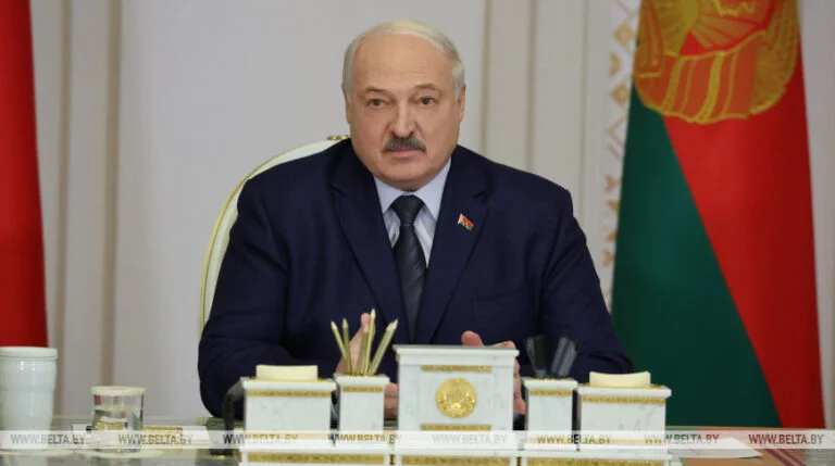 Президент Беларуси принял решение о помиловании 14 осужденных