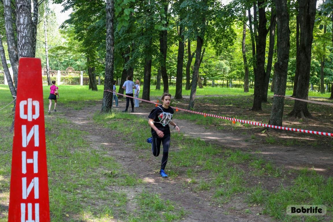 Не только умные, но и спортивные. В Бобруйске прошел молодежный забег