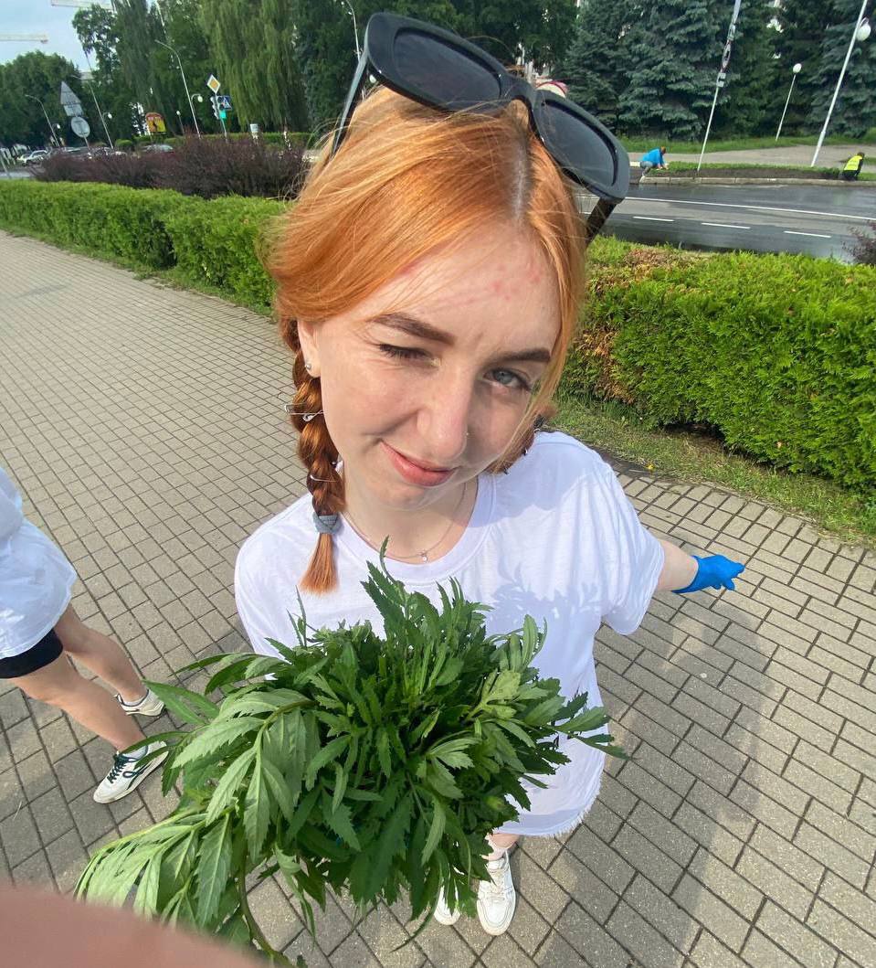 Молодежь Бобруйска продолжает марафон благоустройства