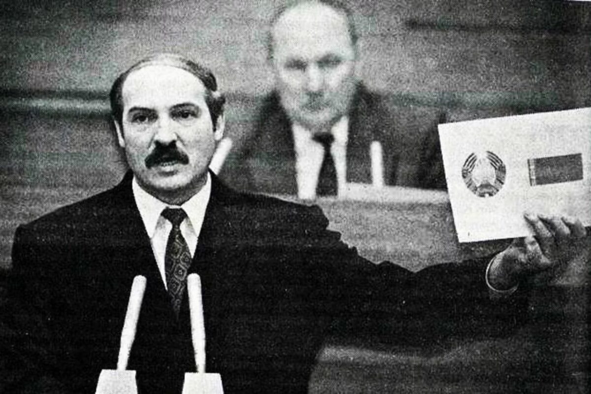30 лет назад, 7 июня 1995 года, в Беларуси официально утвердили Государственный герб и Государственный флаг Республики Беларусь