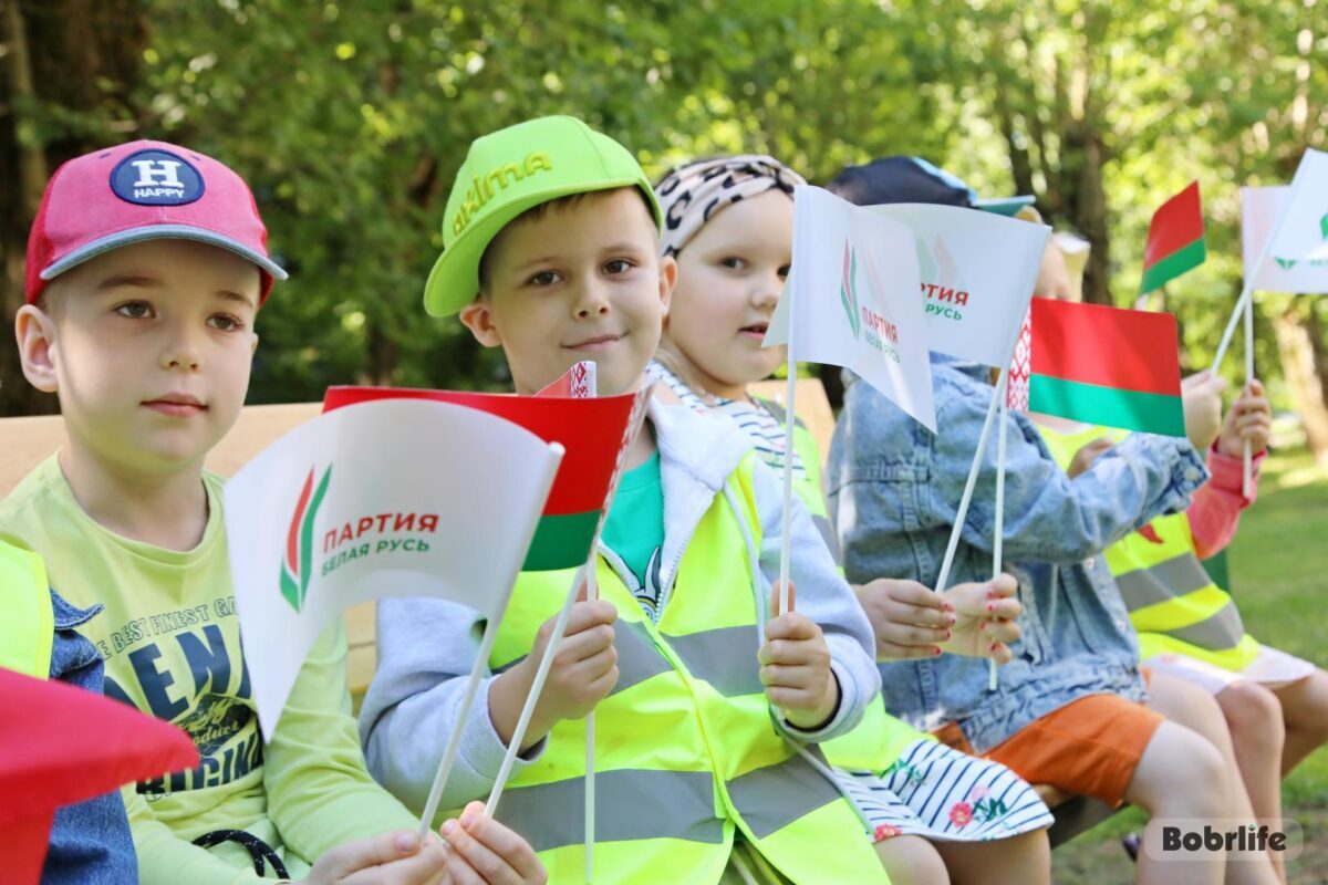 «Белая Русь» – детям». В Первомайском районе обновили новую детскую площадку