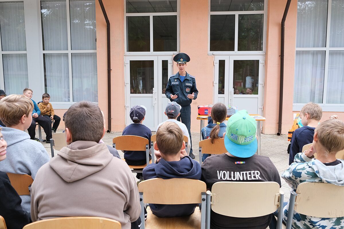 Помнить правила. «Бобренок» посетили спасатели из Бобруйска