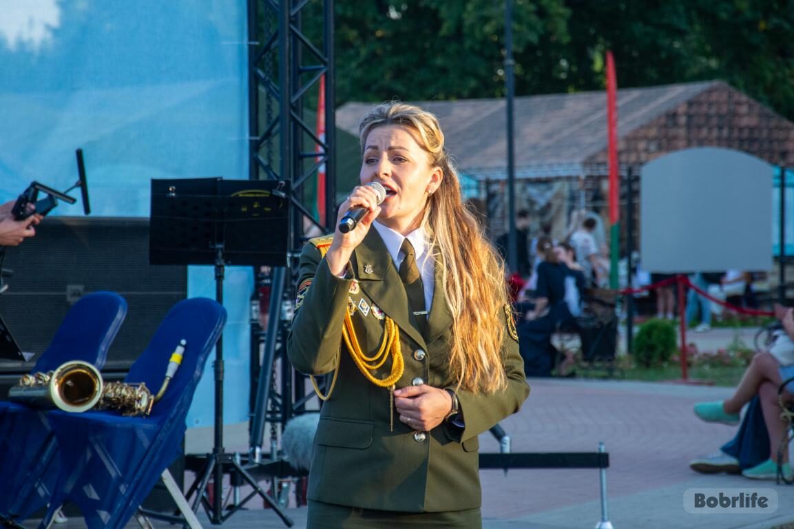 До глубины души. На фестивале выступил духовой военный оркестр из Осиповичей