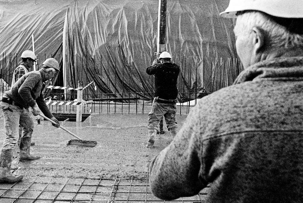«Тротуары блестят,  а души гниют». История одного белоруса, который верил в «европейскую сказку», а вместо этого получил билет в тур по подвалам «цивилизации»