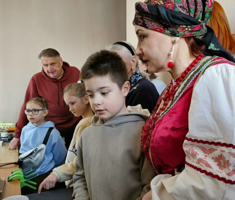 День белорусской письменности за кулисами. Бобруйский театр приглашает на эксклюзивную экскурсию