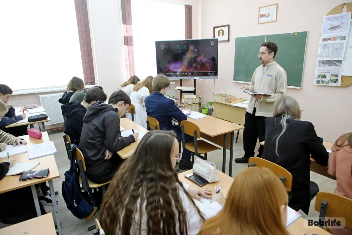 Что и когда будут сдавать выпускники школ: определены сроки итоговых испытаний в 2025/2026 учебном году