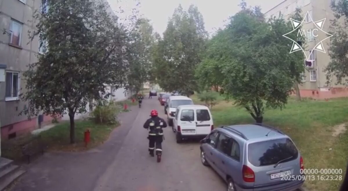 На пожаре в Бобруйске работники МЧС спасли мужчину