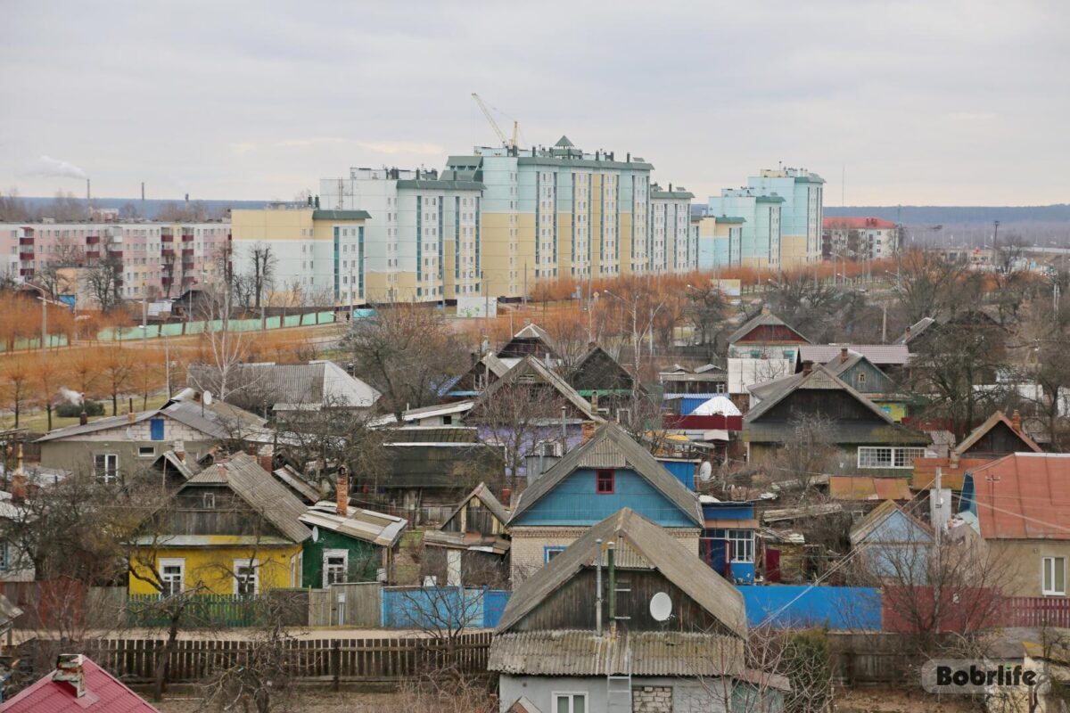 О пустующих домах, участках и бесхозных авто в Бобруйске: 17 октября состоится горячая линия