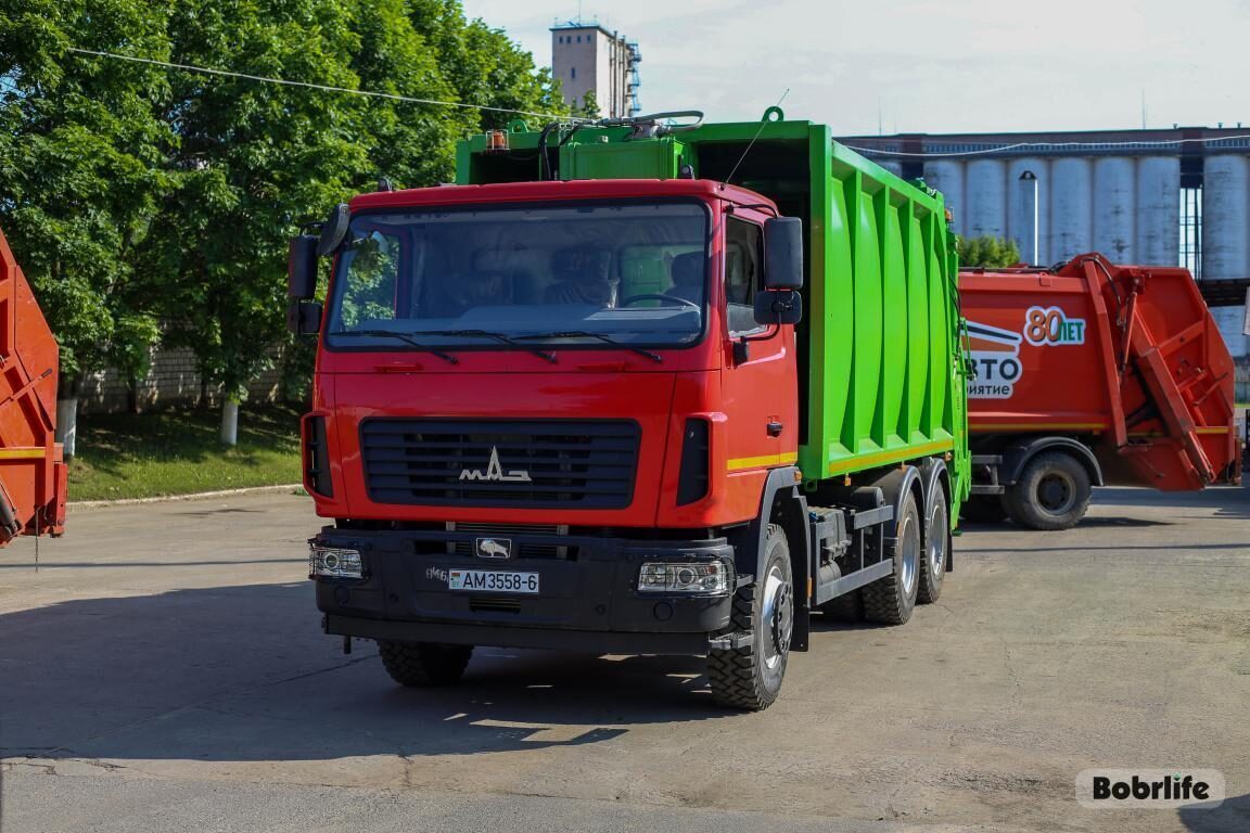 Водитель мусоровоза из Бобруйска – один из лучших в области. В Могилеве прошел конкурс профмастерства