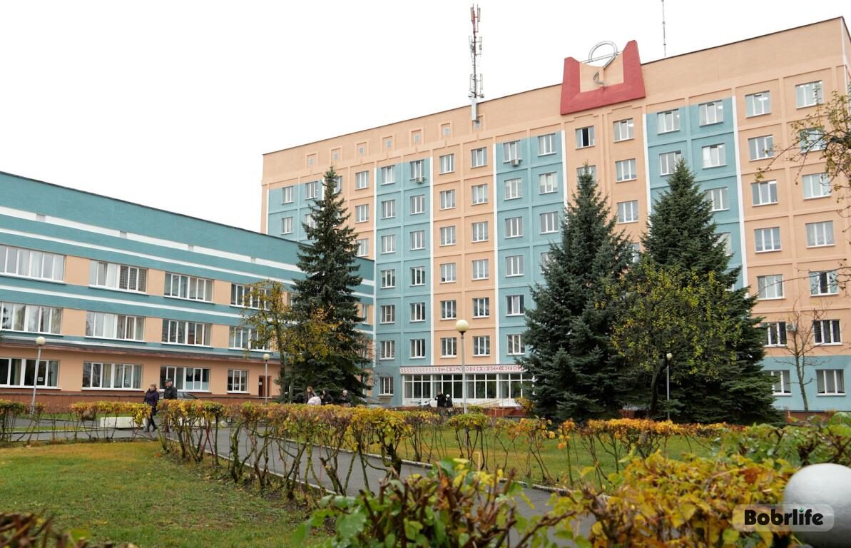 В гармонии красок. Бобруйская городская детская поликлиника №1 обновила фасад здания