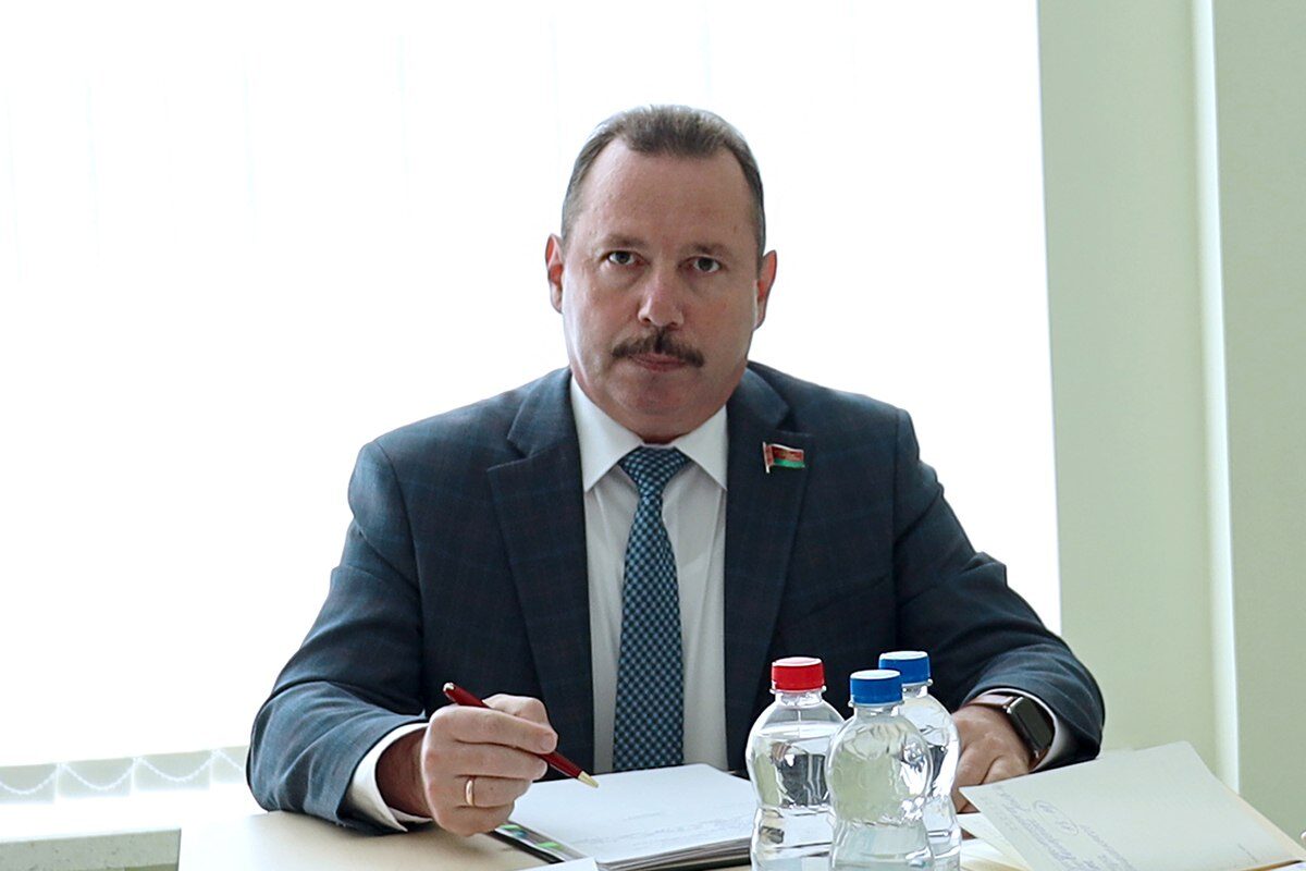21 ноября Виктор Ананич проведет прием граждан. Идет предварительная запись