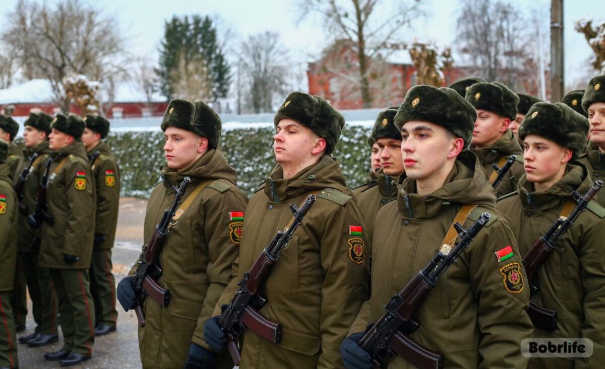 В ВС Беларуси более 10 тыс. новобранцев принесут Военную присягу