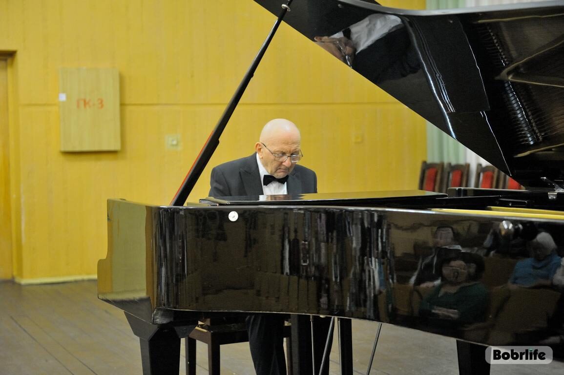 Детскую школу искусств им. В. В. Оловникова посетил Игорь Оловников