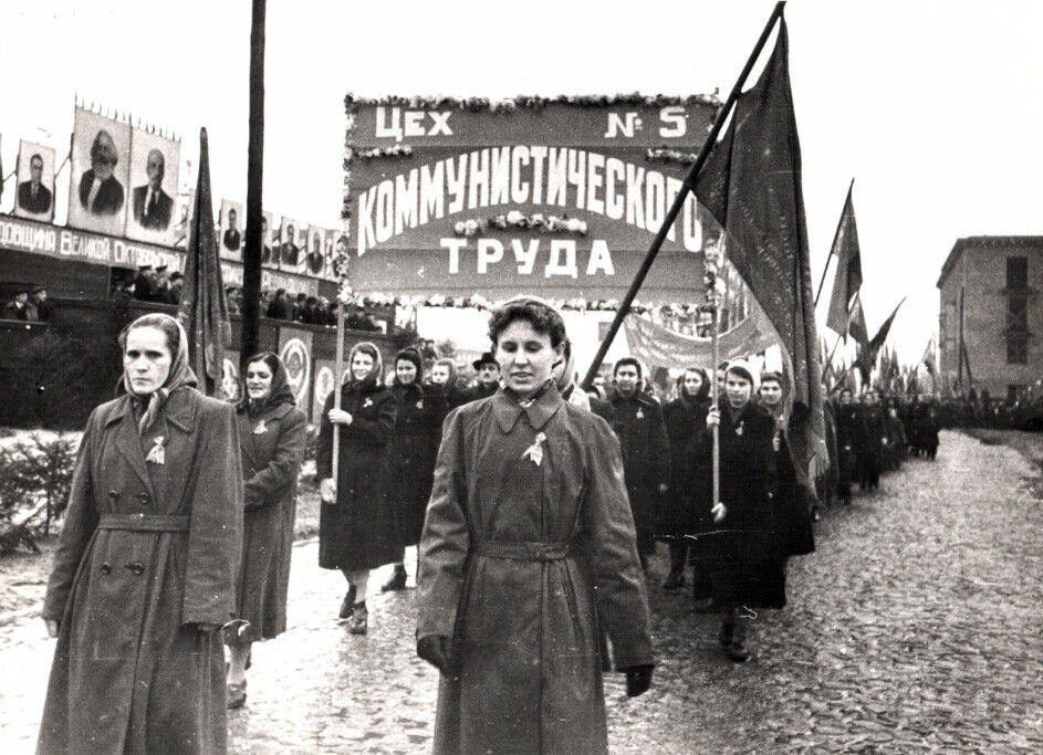 Наш Бобруйск. Интересные факты: как праздновали День Октябрьской революции в советские годы