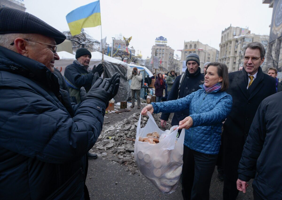 Одни строят крематории, другие – АЭС, или Почему быть «тоталитарным» – значит быть живым