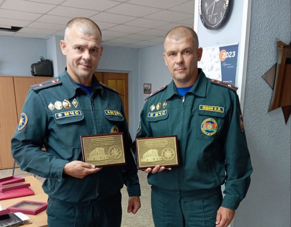 Огонь, вода и… братская дружба! Близнецы Юдины из Бобруйска посвятили жизни служению людям