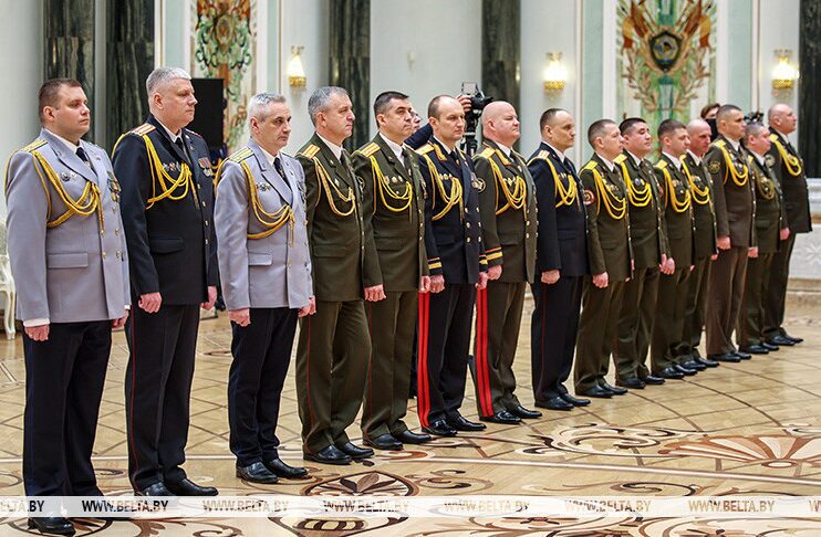 Александр Лукашенко: все люди в погонах сдадут экзамен на профпригодность