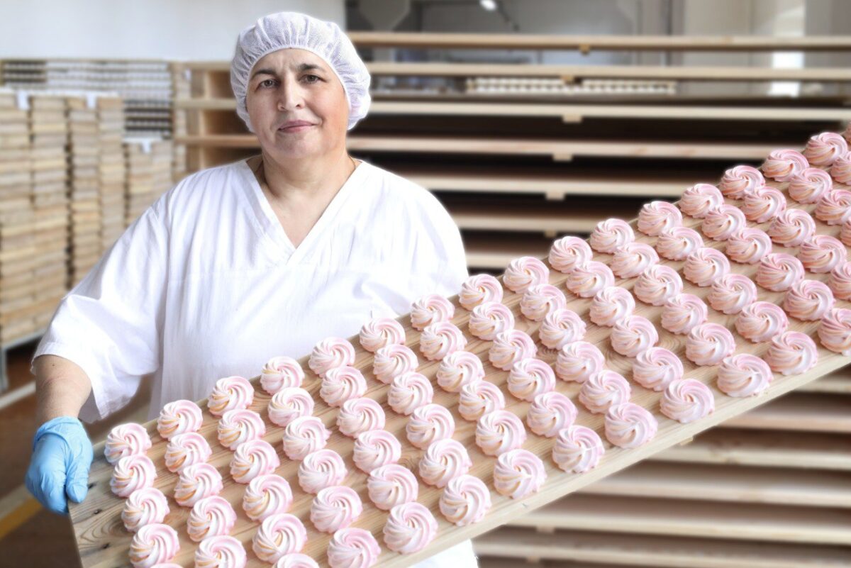 Бобруйчанка Раиса Шлячина: частичка заботы в каждой сладости