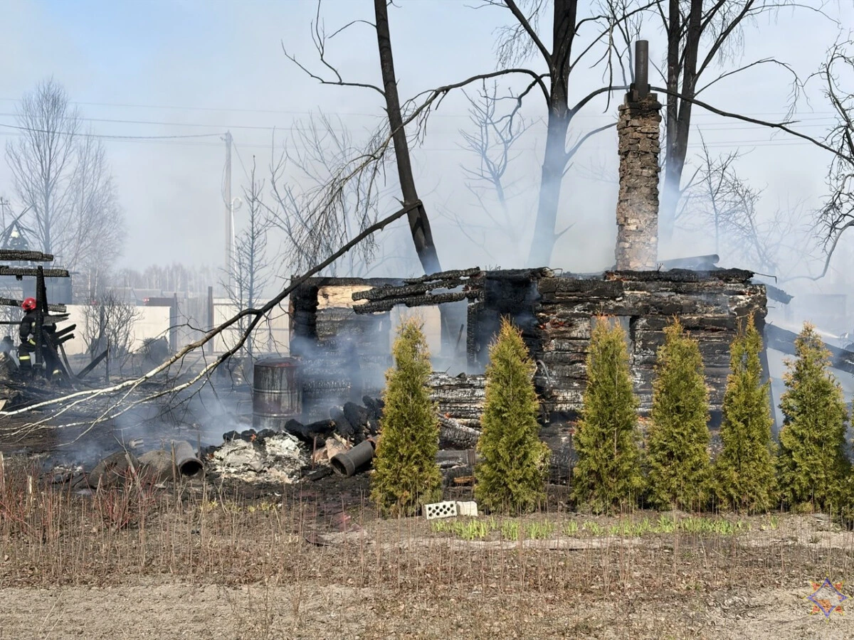 Костер вне правил: в Бобруйском районе сгорели два дома