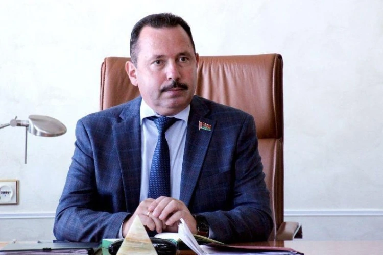 Виктор Ананич проведет личный прием граждан в дистанционной форме