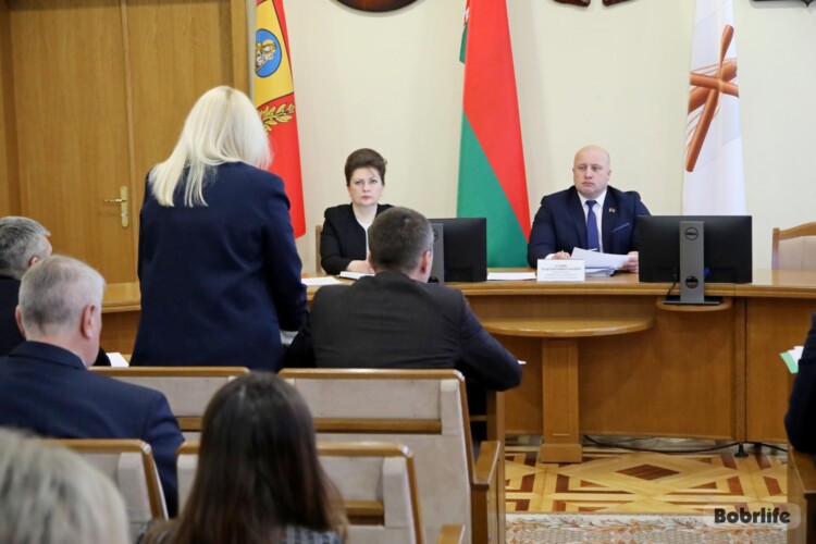 Выполнение целевых показателей, наведение порядка и озеленение. В Бобруйском горисполкоме прошло оперативное совещание