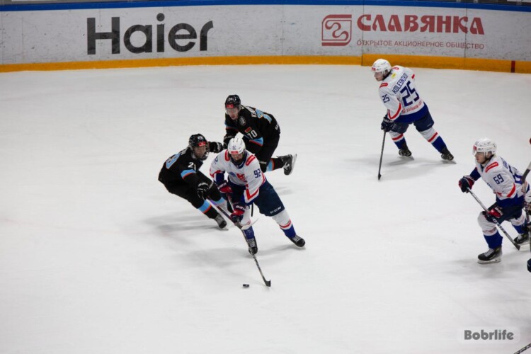 Игра не окончена. «Динамо-Шинник» уступил «Крыльям Советов» со счетом 2:3 в овертайме