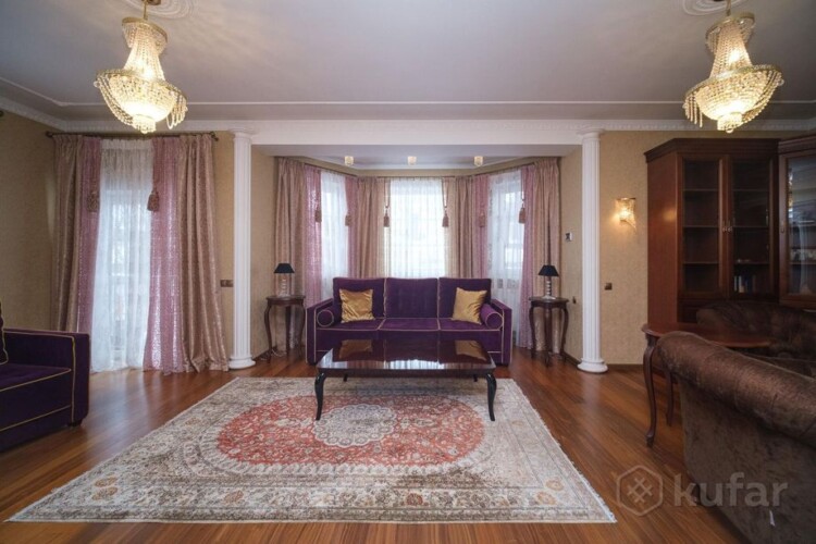 Роскошь в каждой комнате. Посмотрите, какой дом с интерьерами в стиле барокко продается в Бобруйске