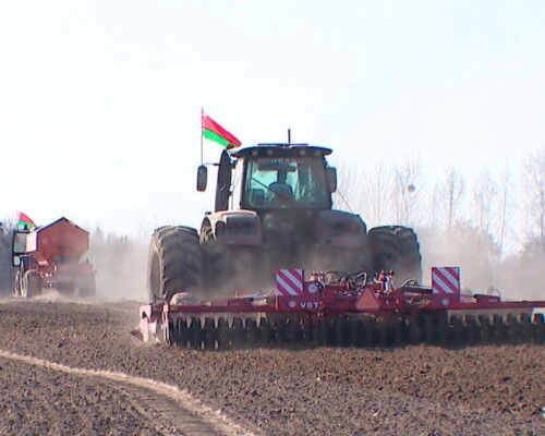 Сезонные полевые работы. Массовый сев идет во всех регионах